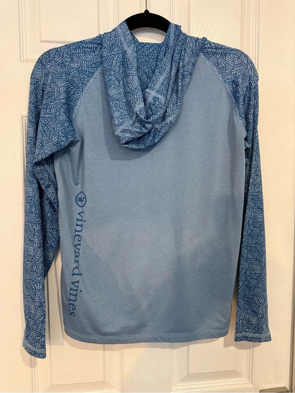 Vineyard Vines Men’s Sky Blue Hooded Performance Shirt